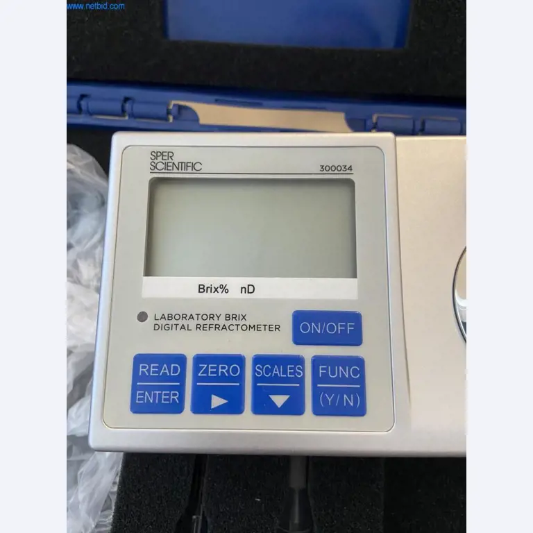 Gepflegte Laborausstattung-2