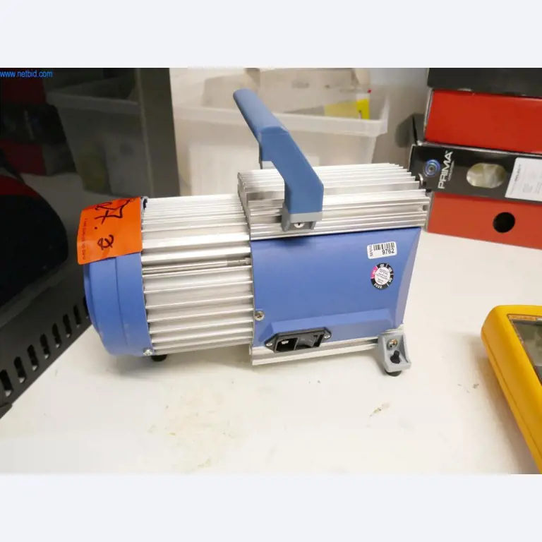 Dobře udržované laboratorní vybavení-1