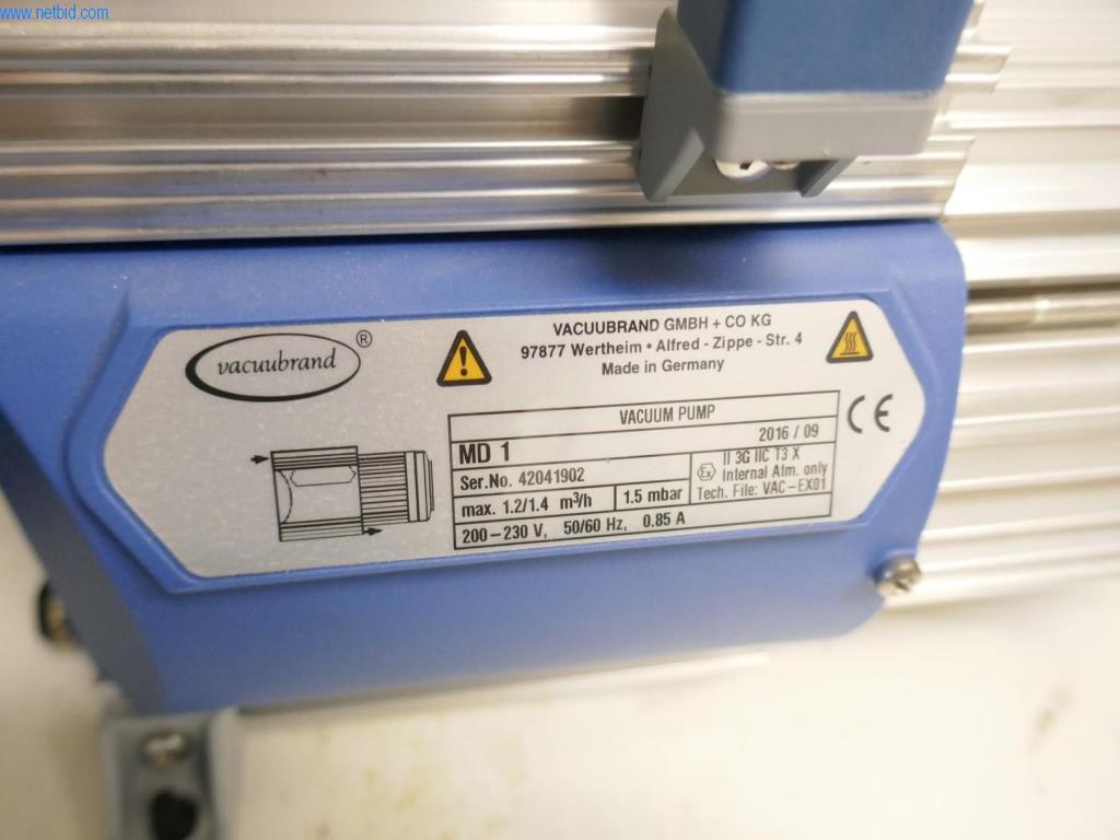 Dobře udržované laboratorní vybavení-2