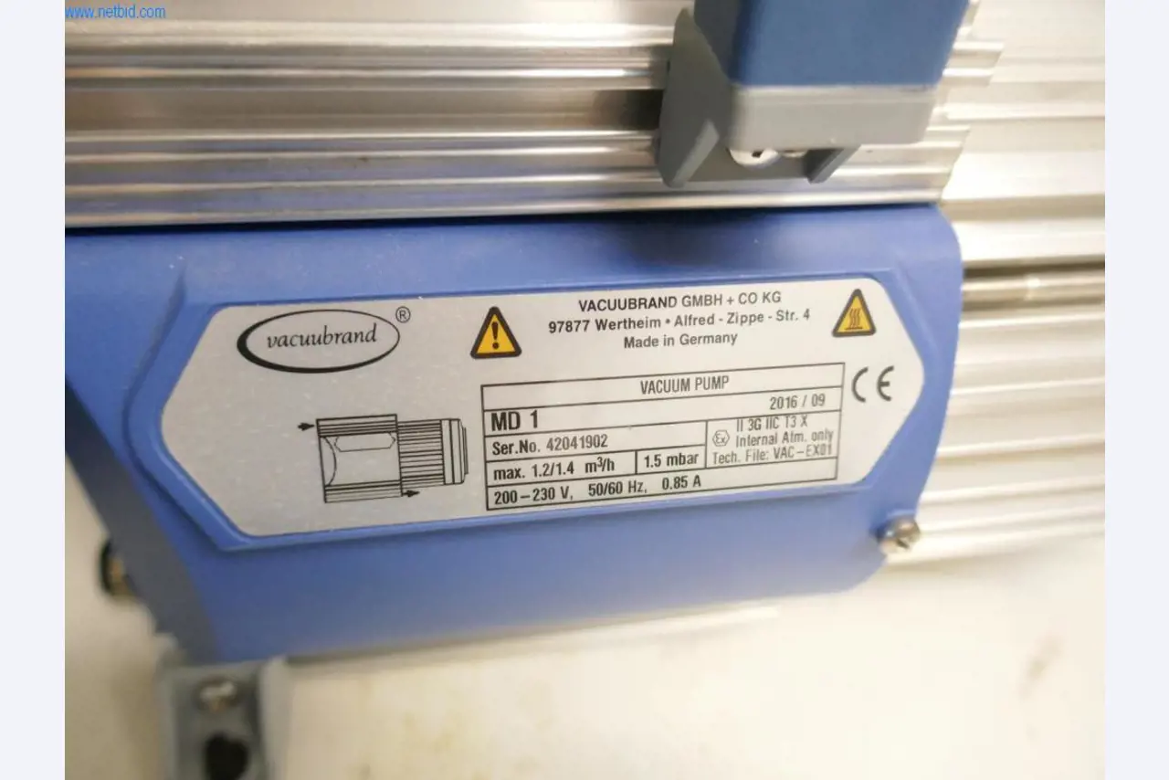 Dobře udržované laboratorní vybavení-2