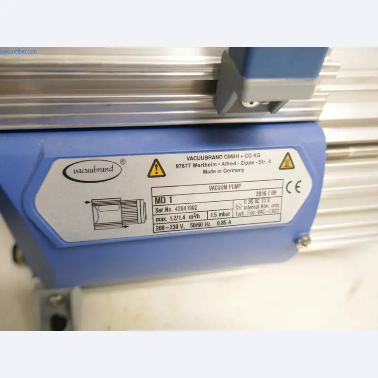 Dobře udržované laboratorní vybavení-2