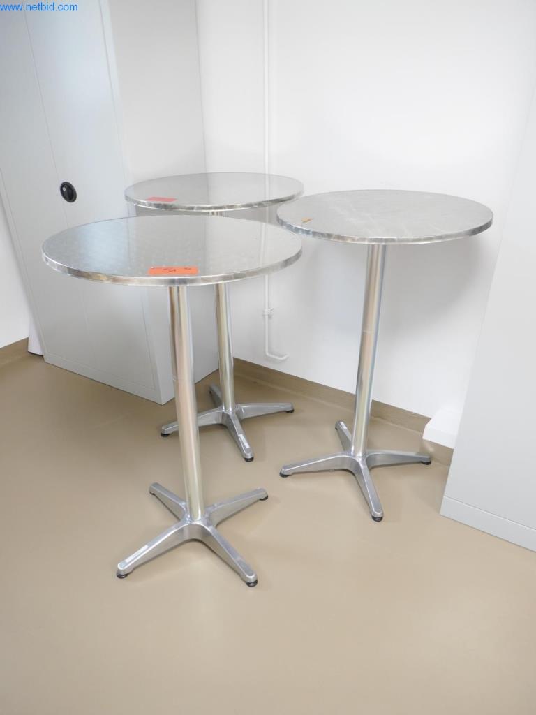 Gepflegte Laborausstattung-1