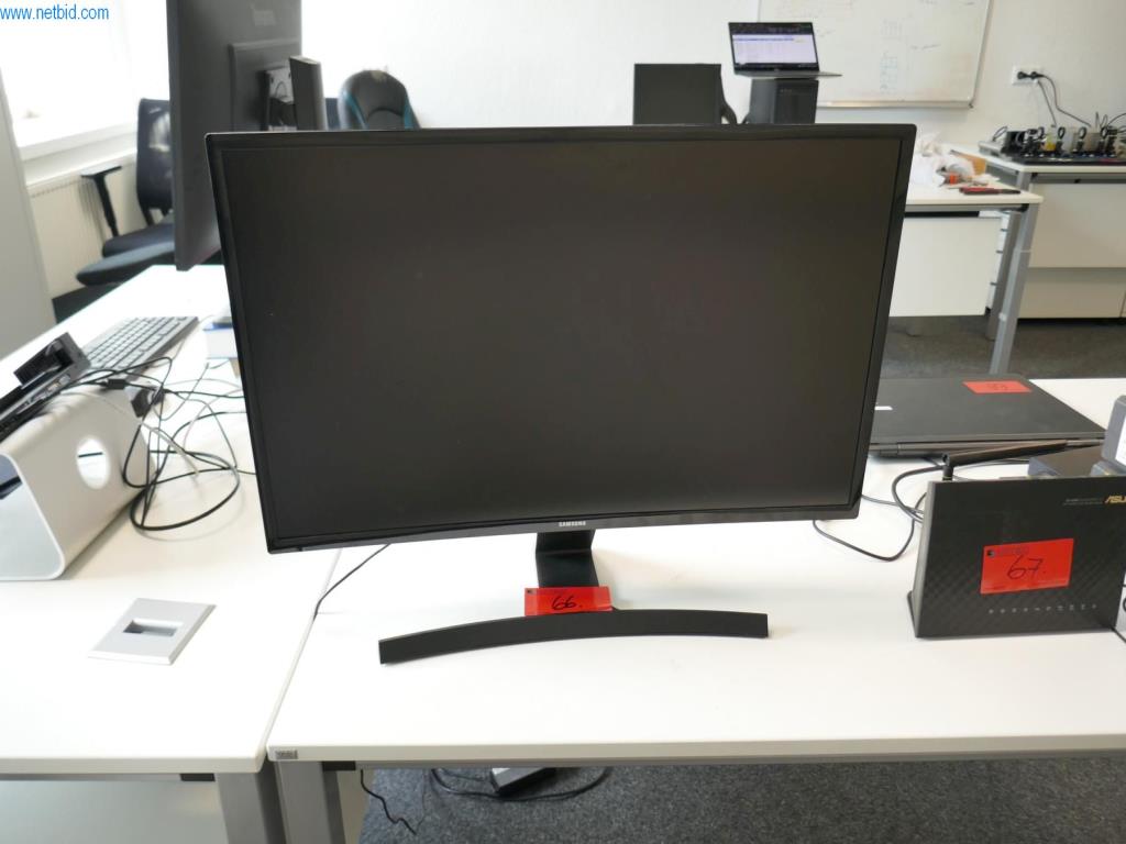 Dobře udržované laboratorní vybavení-1