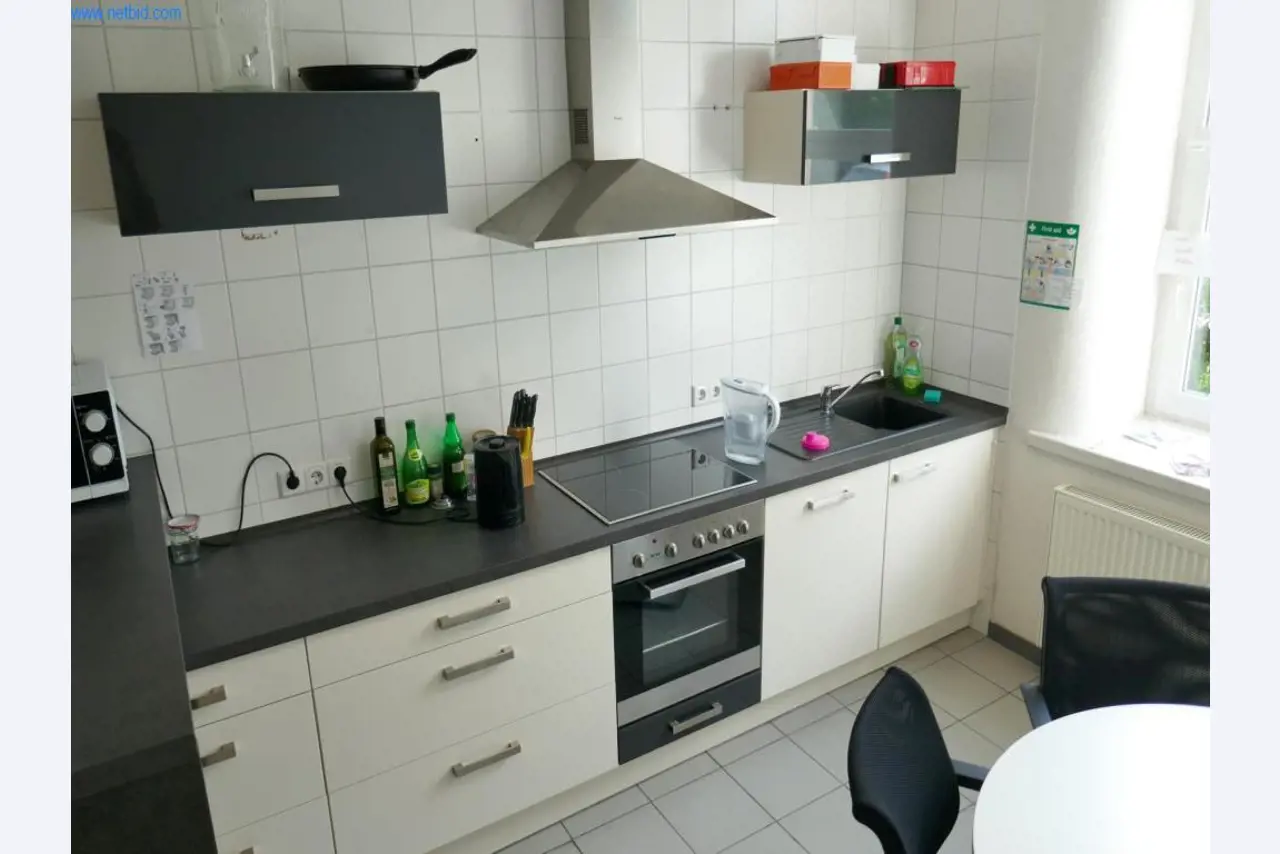 Gepflegte Laborausstattung-2