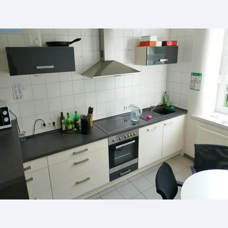 Gepflegte Laborausstattung-2