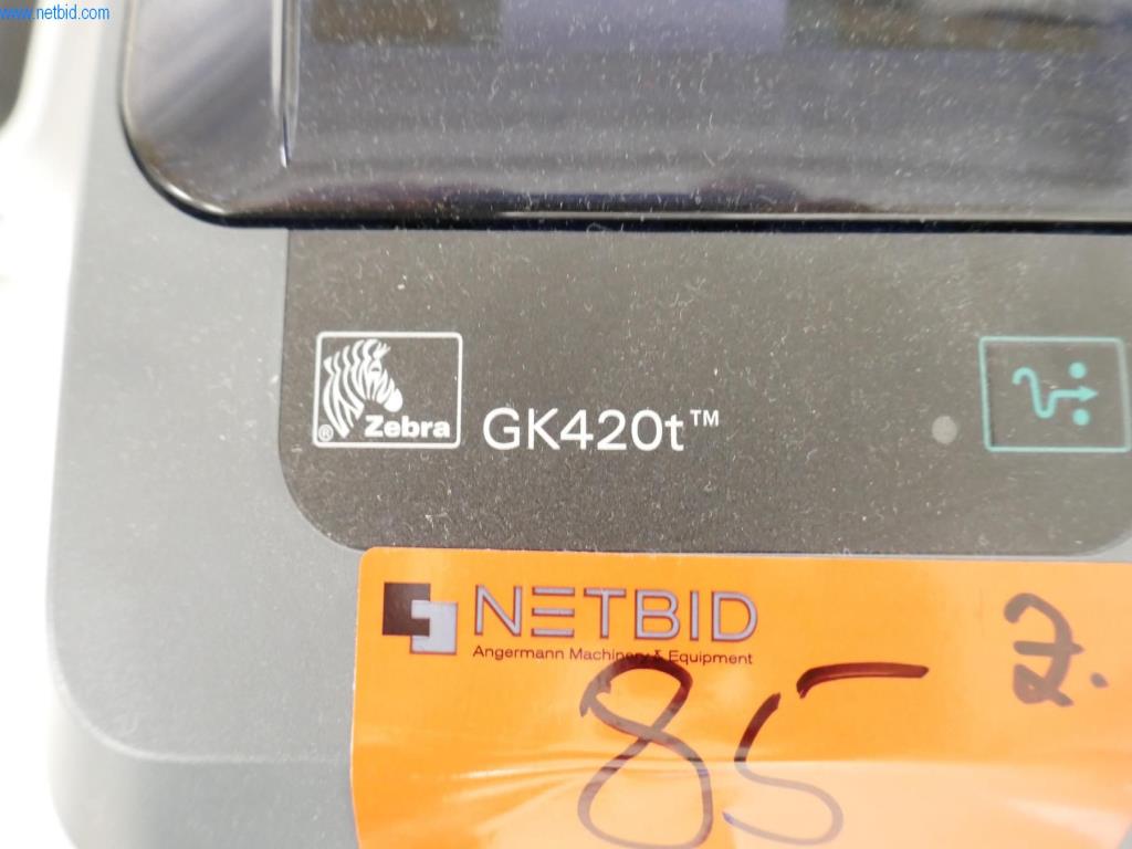 Dobře udržované laboratorní vybavení-2