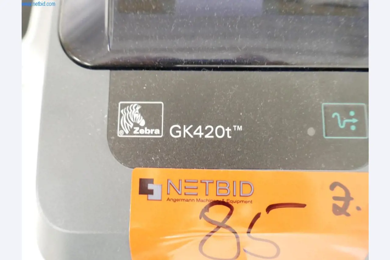 Dobře udržované laboratorní vybavení-2