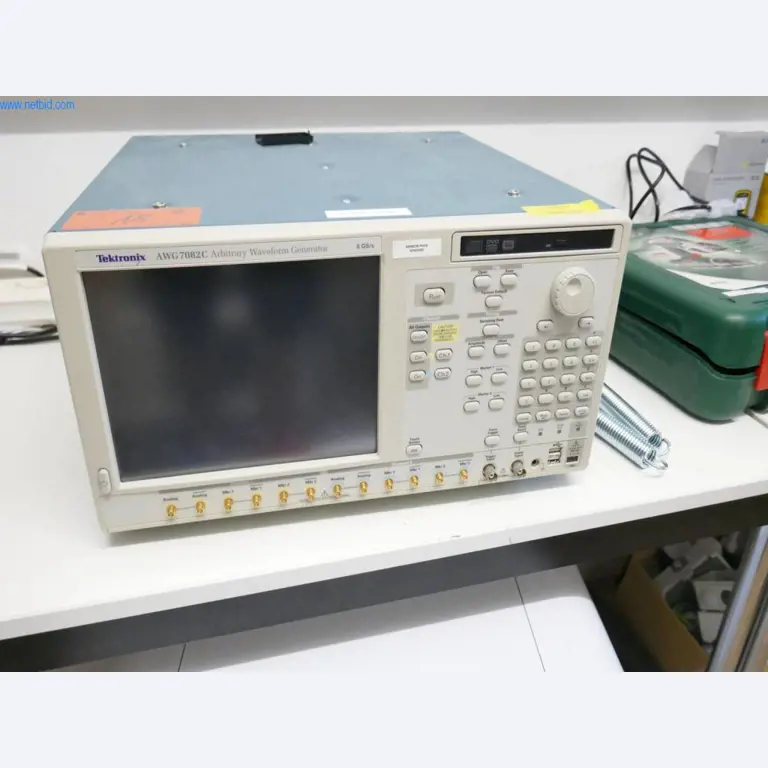 Dobrze utrzymany sprzęt laboratoryjny-1