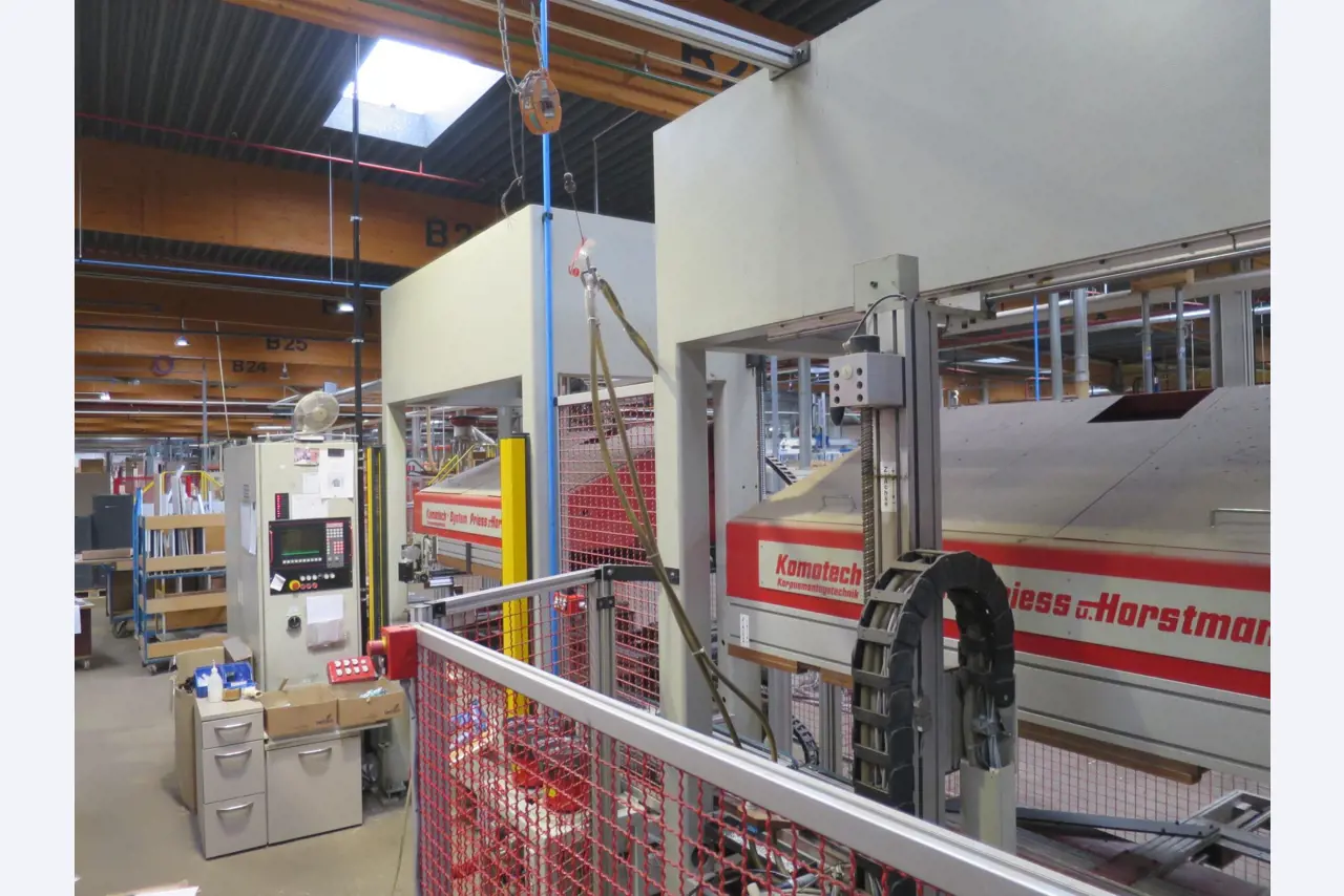 Máquinas para trabalhar madeira para a produção de móveis de cozinha-14