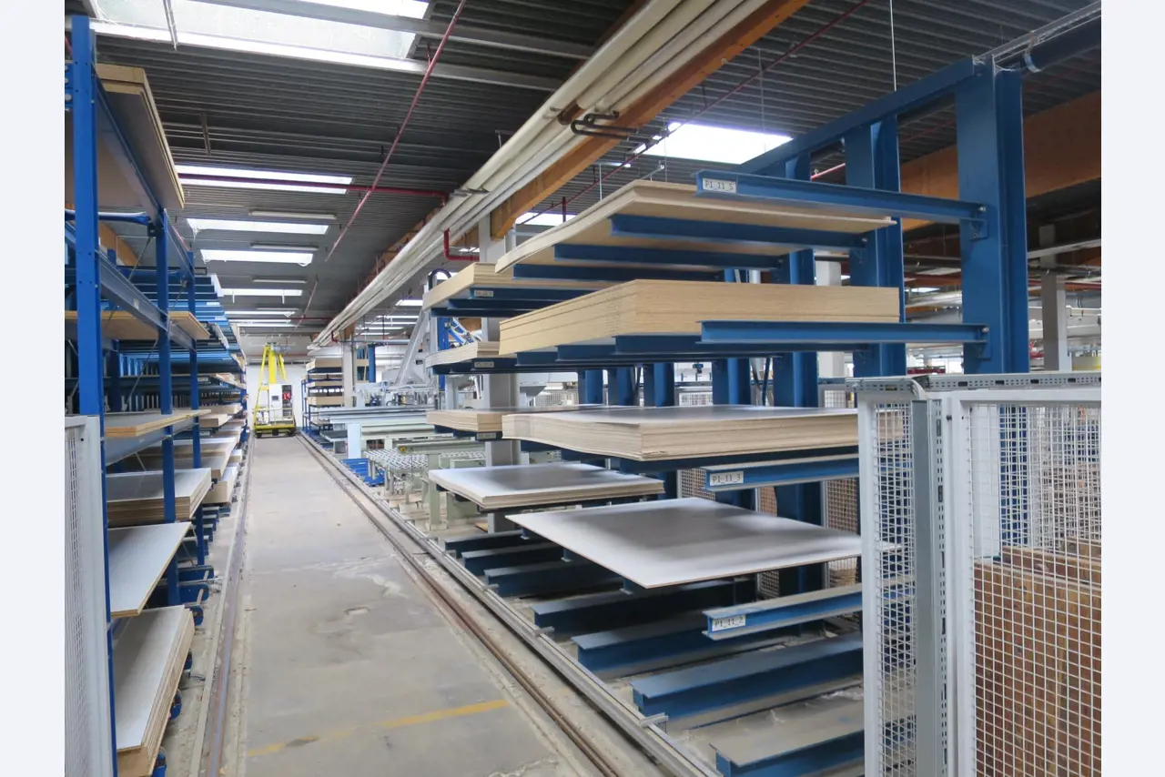 Máquinas para trabalhar madeira para a produção de móveis de cozinha-18