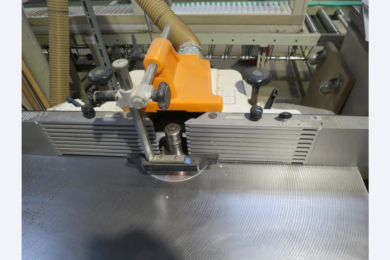 Máquinas para trabalhar madeira para a produção de móveis de cozinha-44