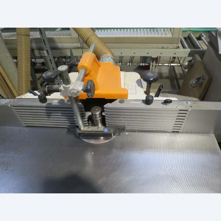 Máquinas para trabalhar madeira para a produção de móveis de cozinha-44