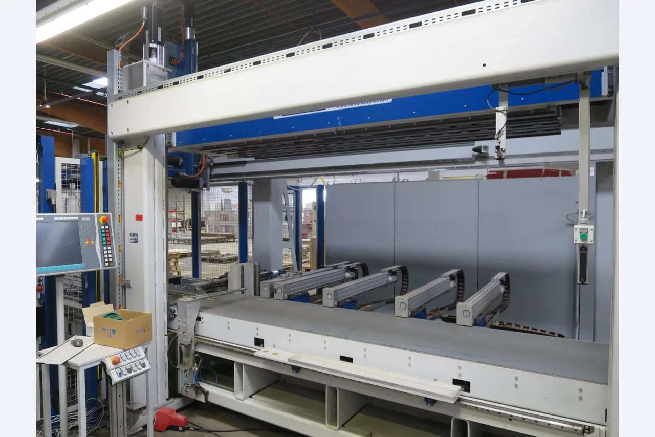 Máquinas para trabalhar madeira para a produção de móveis de cozinha-52