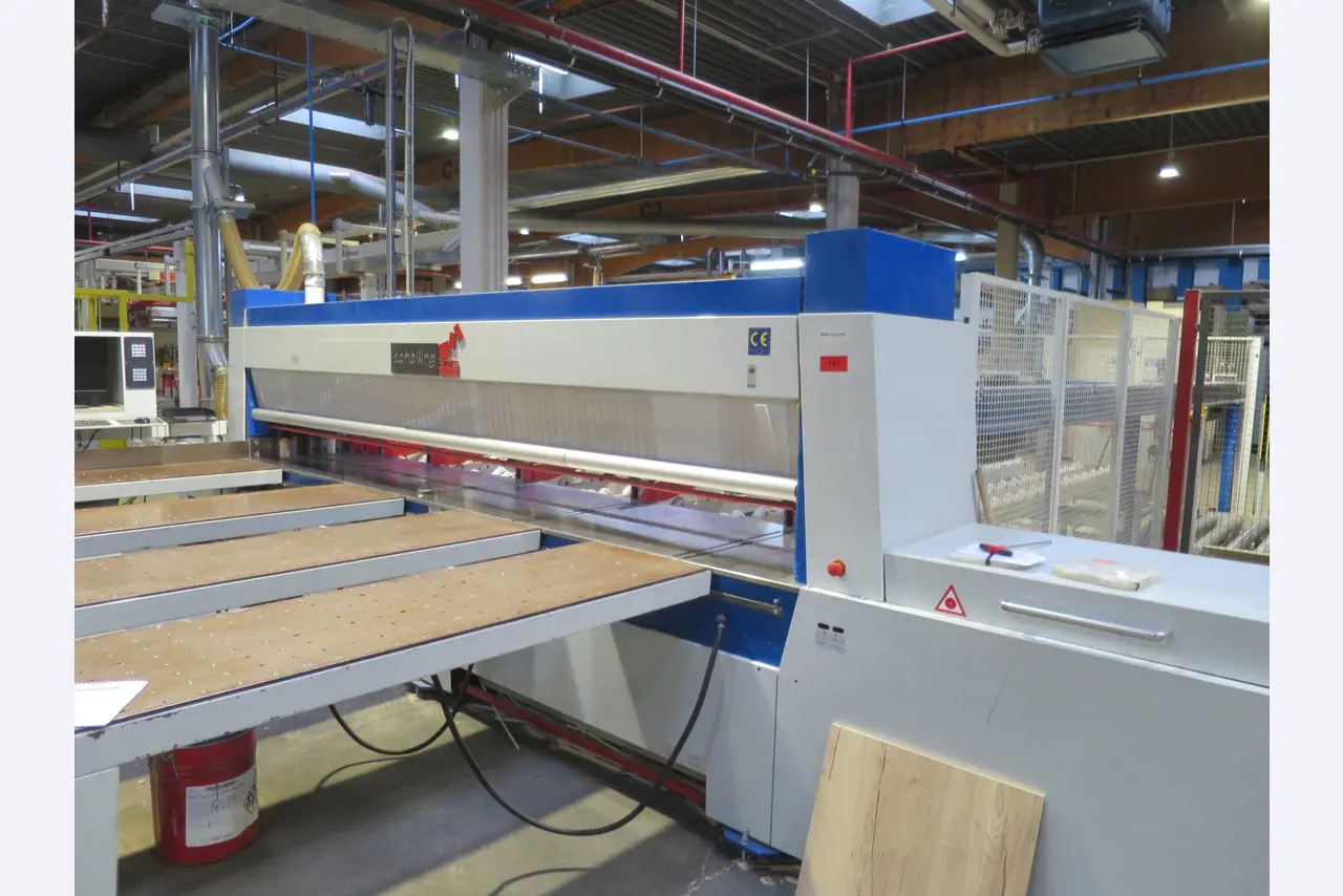 Máquinas para trabalhar madeira para a produção de móveis de cozinha-57