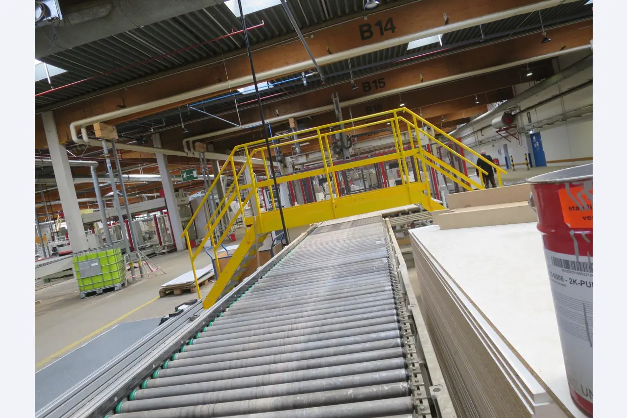 Máquinas para trabalhar madeira para a produção de móveis de cozinha-7