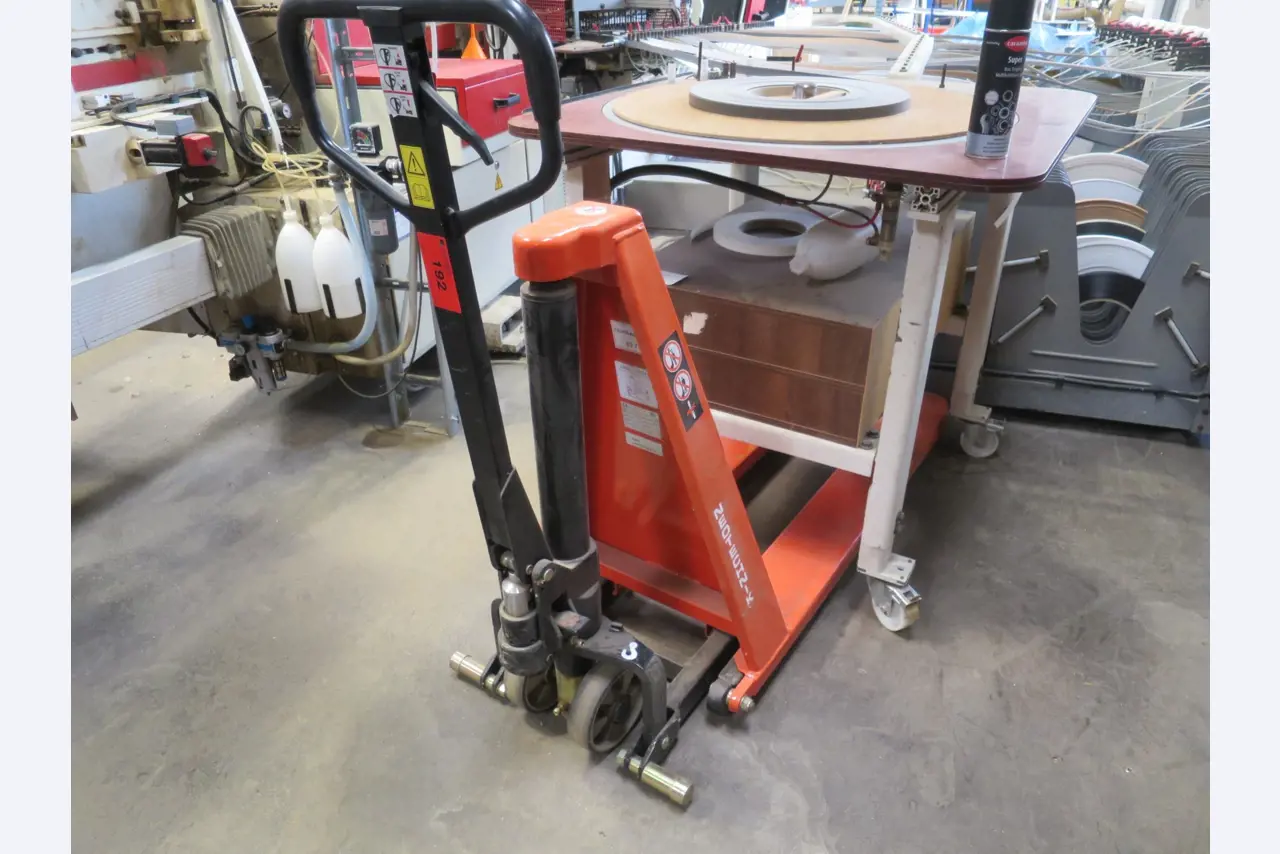 Máquinas para trabalhar madeira para a produção de móveis de cozinha-84