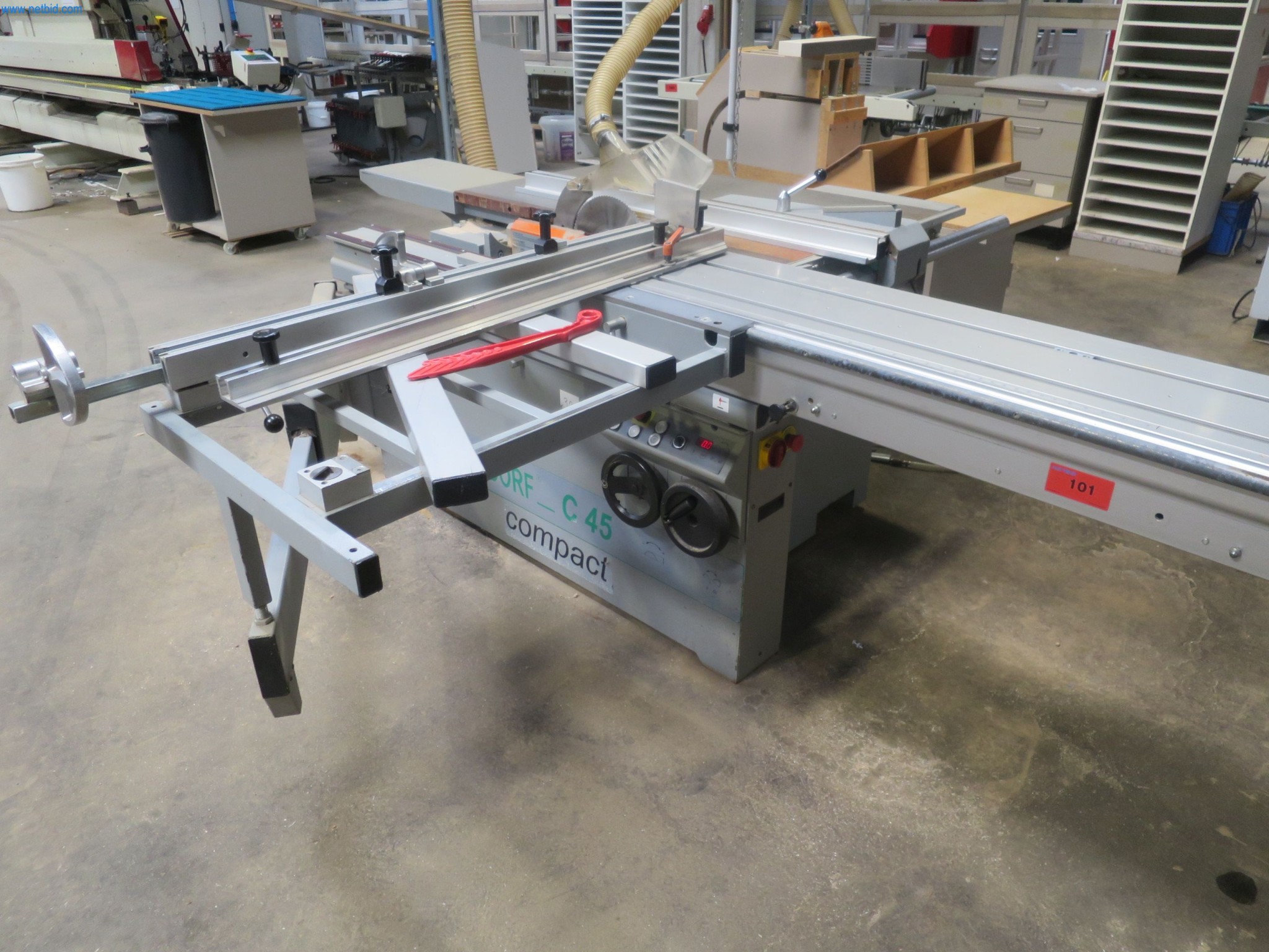 Maszyny do obróbki drewna do produkcji mebli kuchennych-1