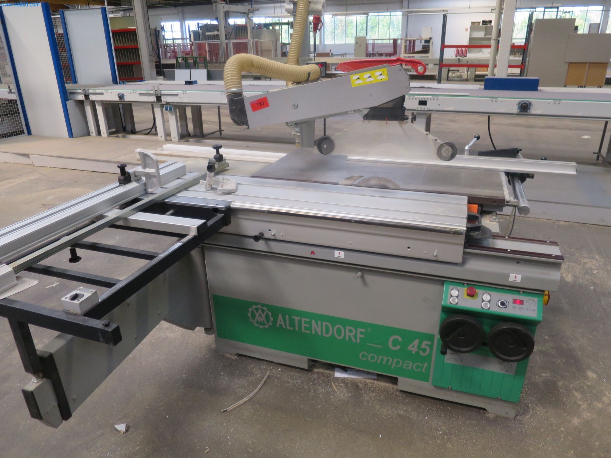 Maszyny do obróbki drewna do produkcji mebli kuchennych-1