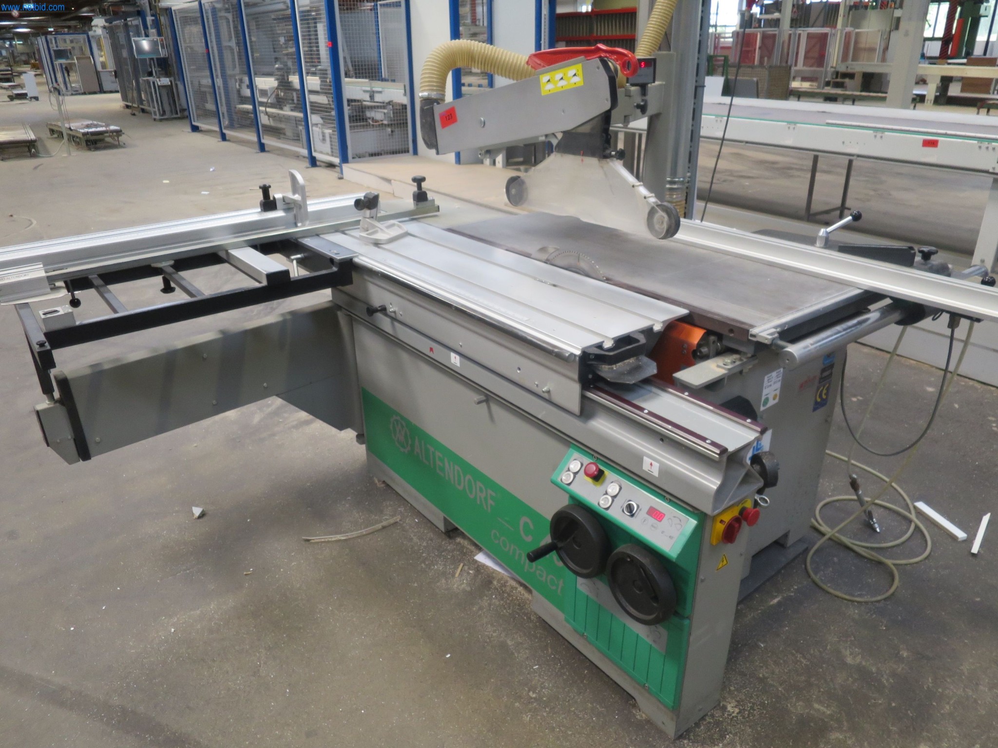 Maszyny do obróbki drewna do produkcji mebli kuchennych-2