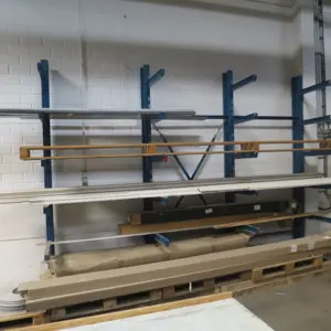 Estante cantilever Händi Opitz