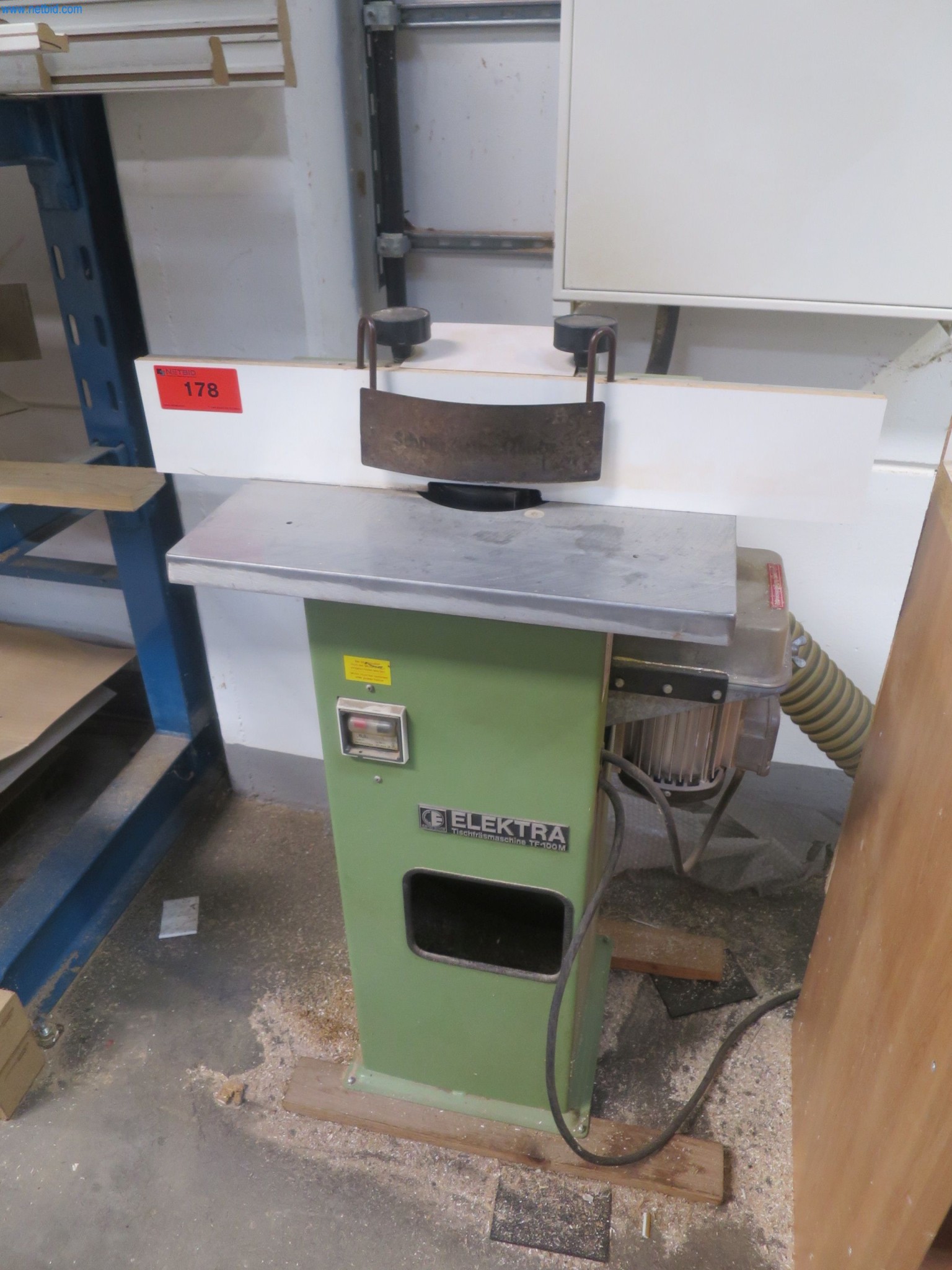 Holzbearbeitungsmaschinen zur Herstellung von Küchenmöbeln-1