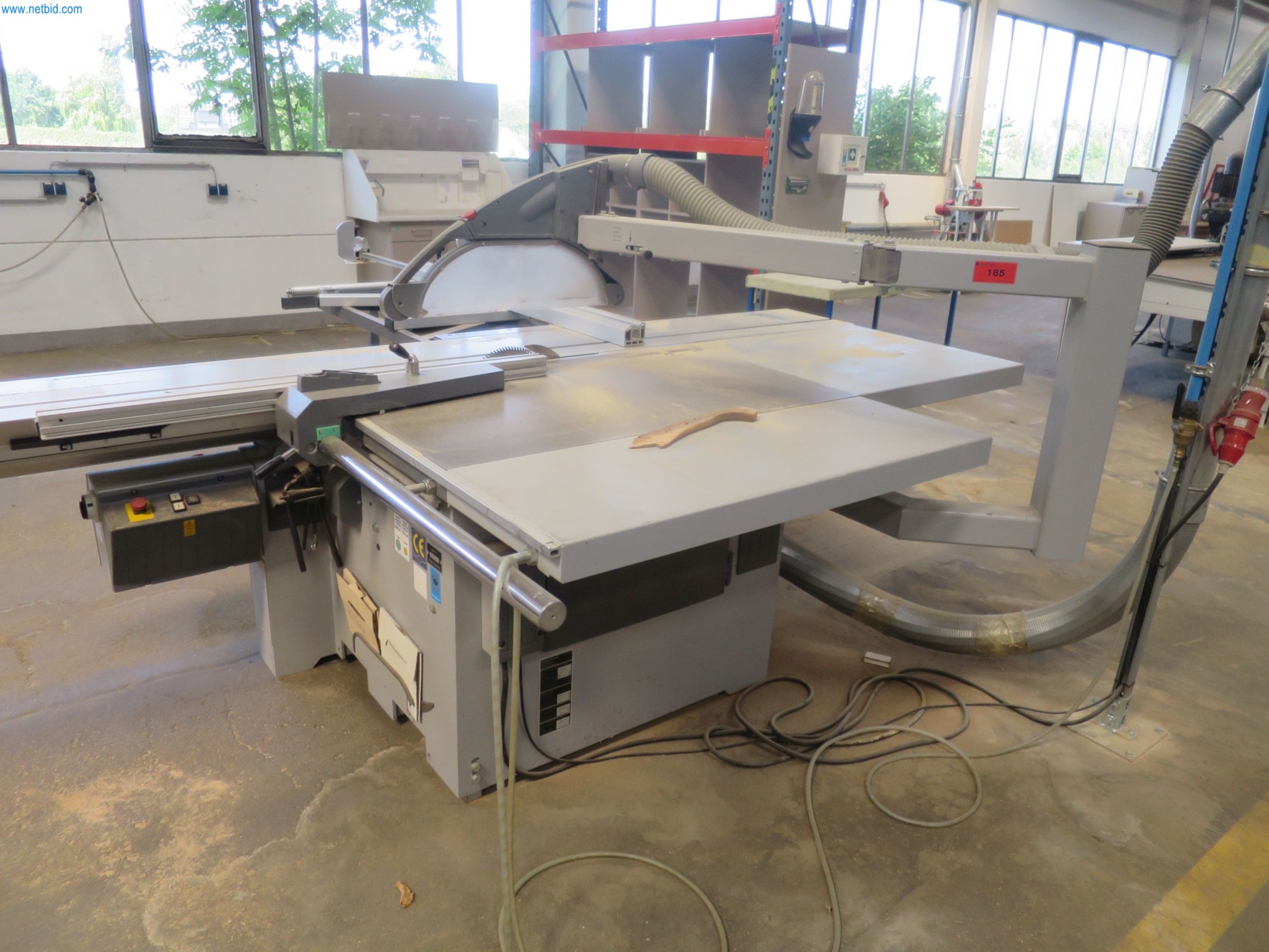 Maszyny do obróbki drewna do produkcji mebli kuchennych-1