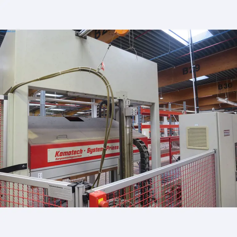 Holzbearbeitungsmaschinen zur Herstellung von Küchenmöbeln-3