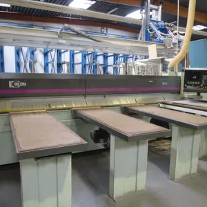 Serra divisora de painéis horizontais Holzma HPV11/X/43/28/22