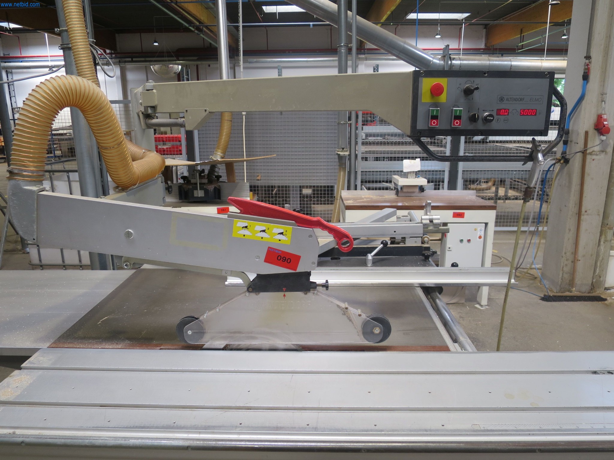 Maszyny do obróbki drewna do produkcji mebli kuchennych-2