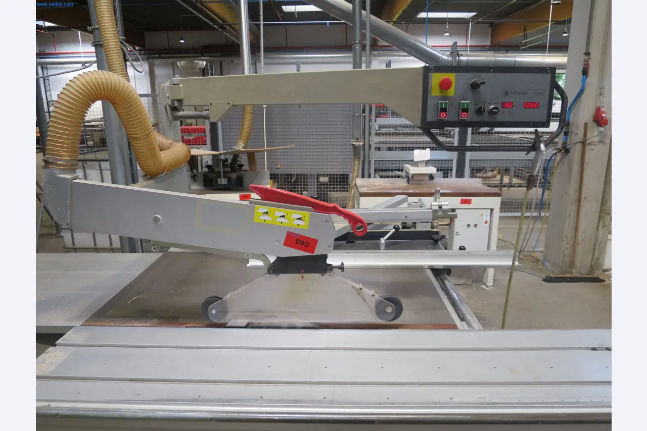 Maszyny do obróbki drewna do produkcji mebli kuchennych-2