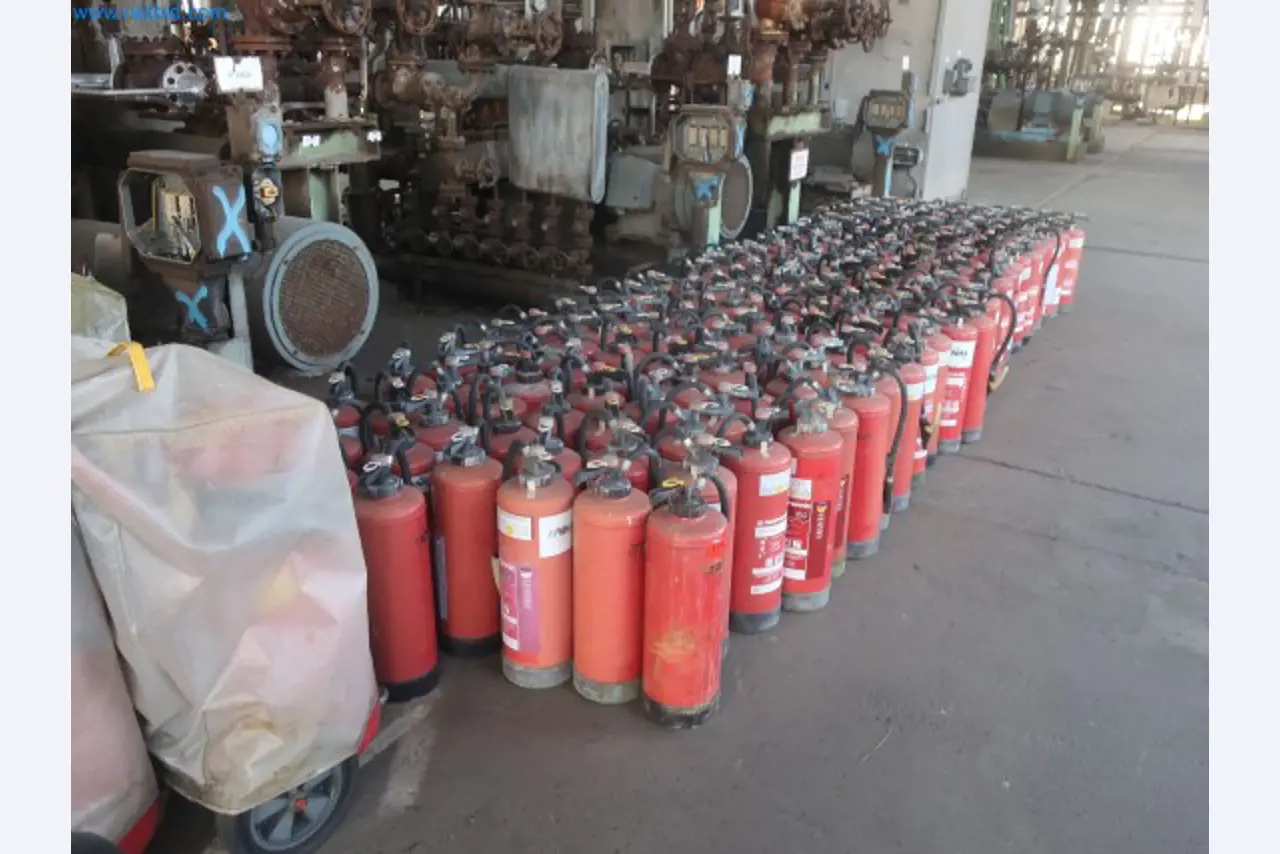 Zakłady produkcji i magazynowania mineralnych produktów olejowych, jak również surowców i produktów gotowych do produkcji smarów.-10