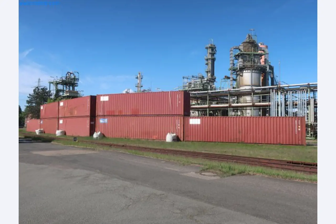 Zakłady produkcji i magazynowania mineralnych produktów olejowych, jak również surowców i produktów gotowych do produkcji smarów.-14