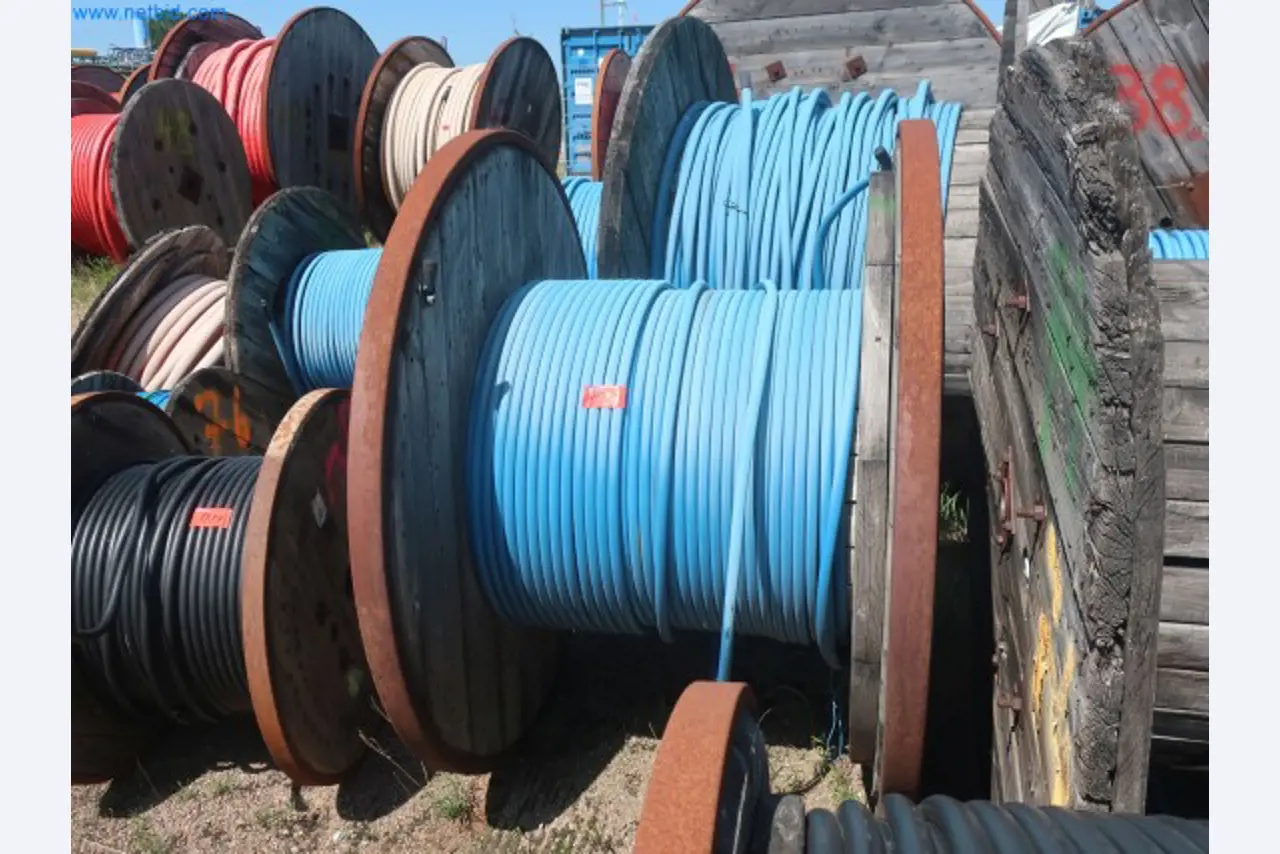 Zakłady produkcji i magazynowania mineralnych produktów olejowych, jak również surowców i produktów gotowych do produkcji smarów.-16