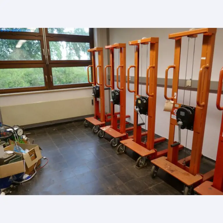 Zakłady produkcji i magazynowania mineralnych produktów olejowych, jak również surowców i produktów gotowych do produkcji smarów.-22