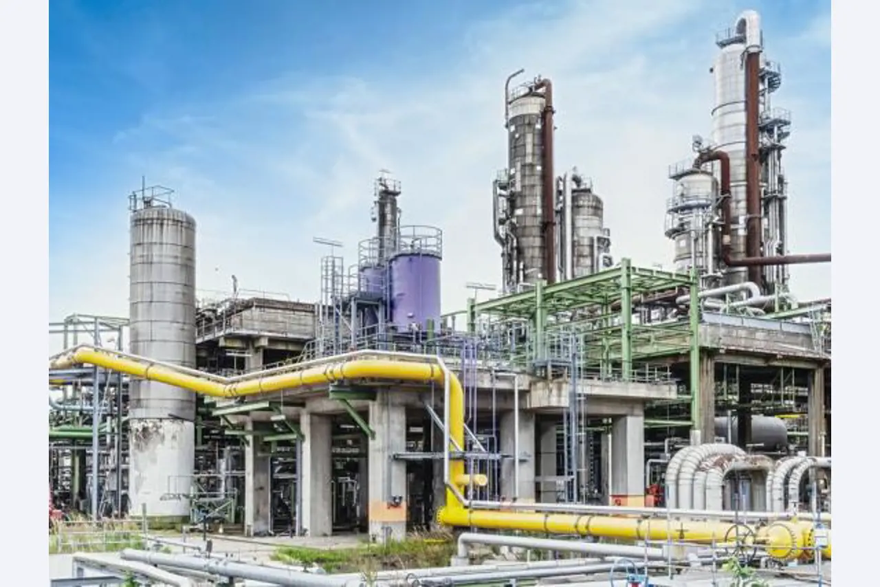 Zakłady produkcji i magazynowania mineralnych produktów olejowych, jak również surowców i produktów gotowych do produkcji smarów.-4