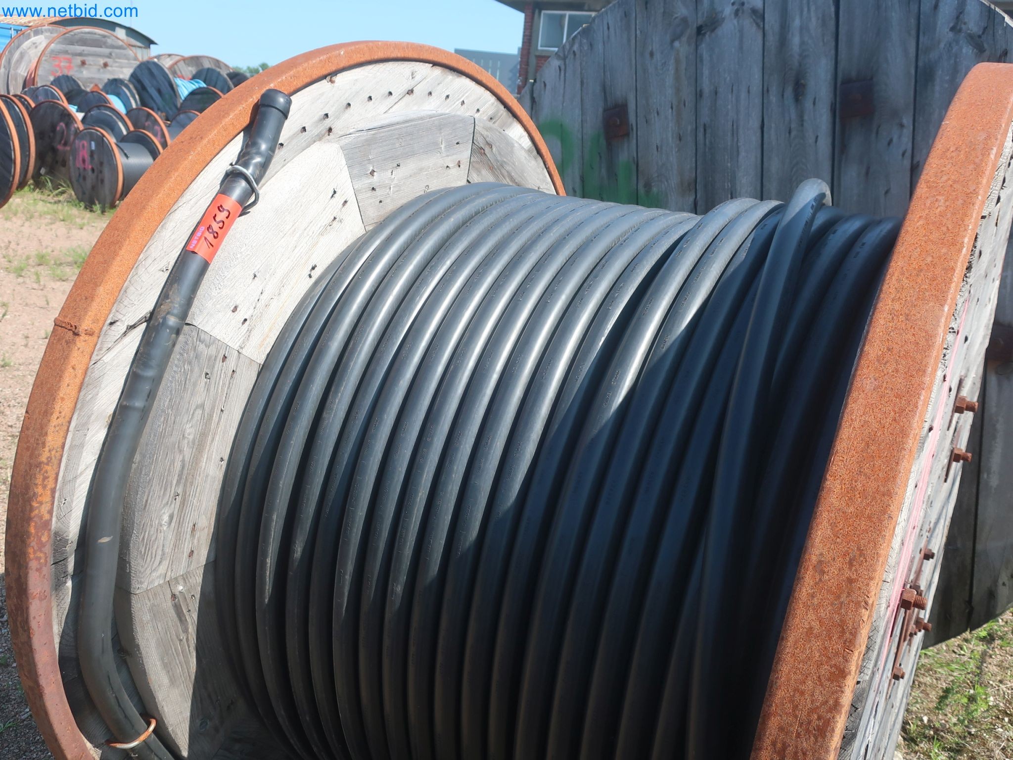 Závody na výrobu a skladování produktů z minerálních olejů, jakož i vstupů a hotových výrobků pro výrobu maziv.-1