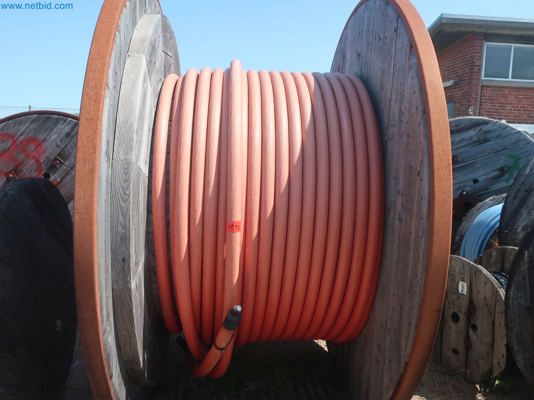 Závody na výrobu a skladování produktů z minerálních olejů, jakož i vstupů a hotových výrobků pro výrobu maziv.-2