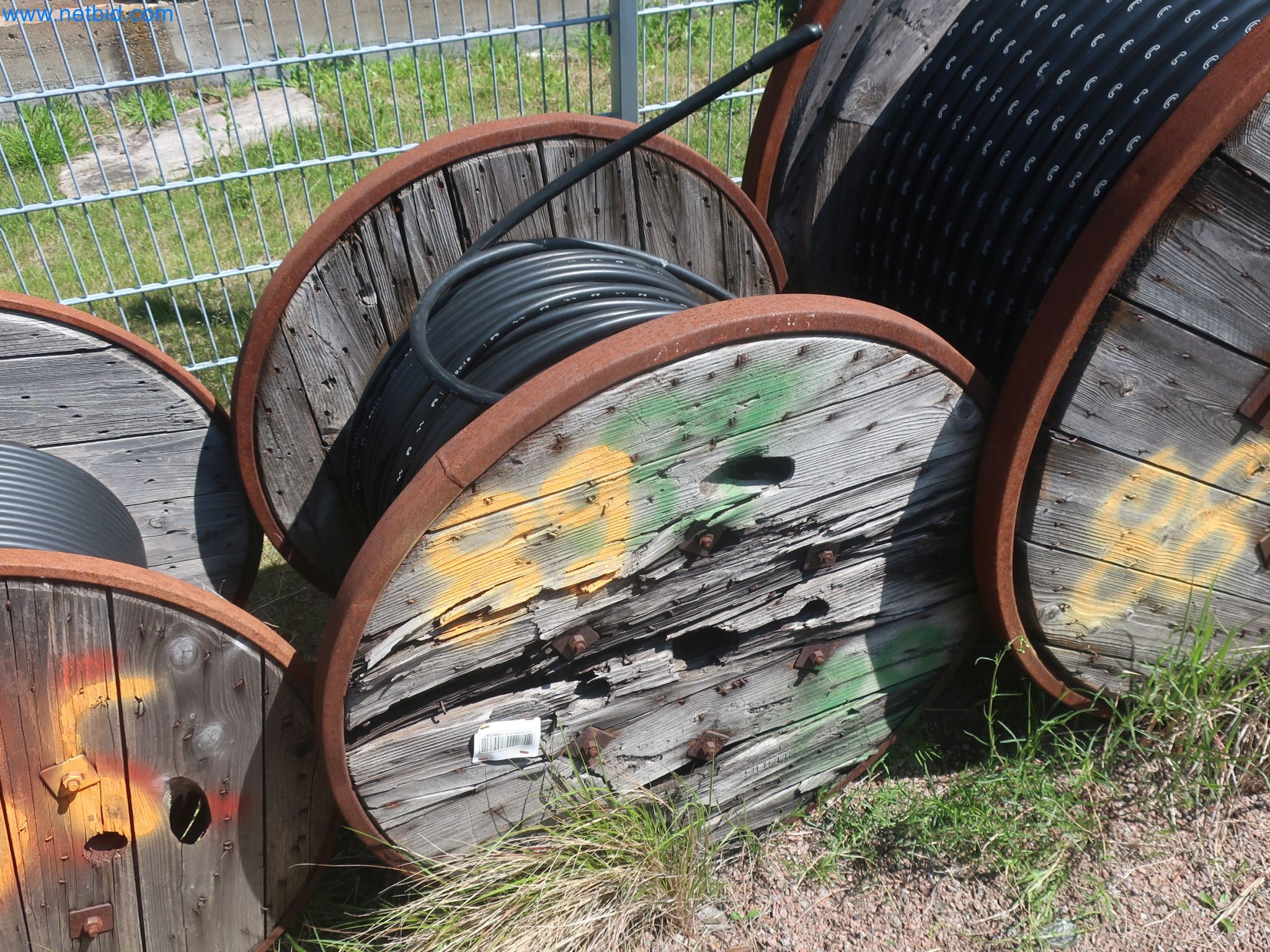 Závody na výrobu a skladování produktů z minerálních olejů, jakož i vstupů a hotových výrobků pro výrobu maziv.-6