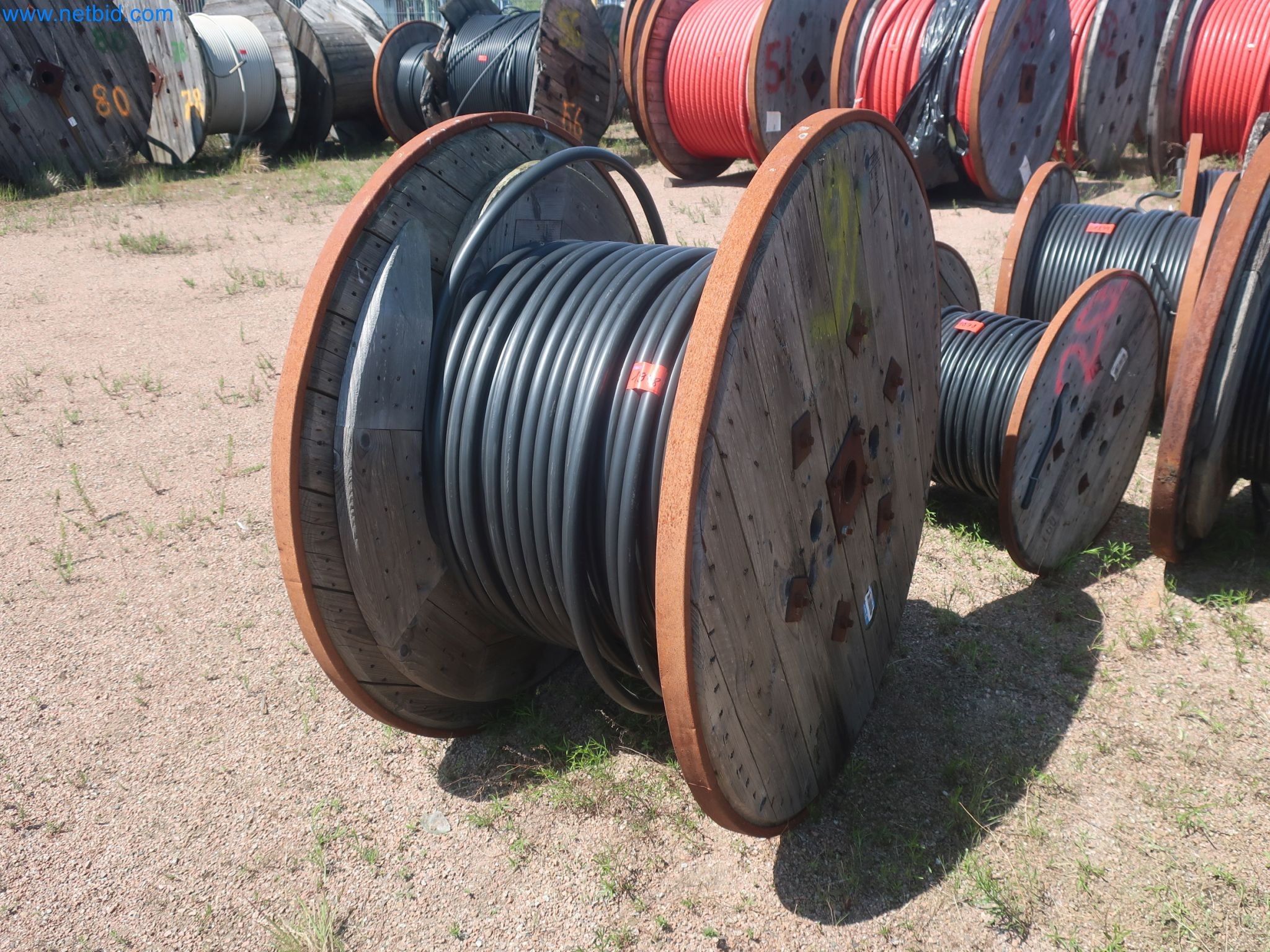 Závody na výrobu a skladování produktů z minerálních olejů, jakož i vstupů a hotových výrobků pro výrobu maziv.-7