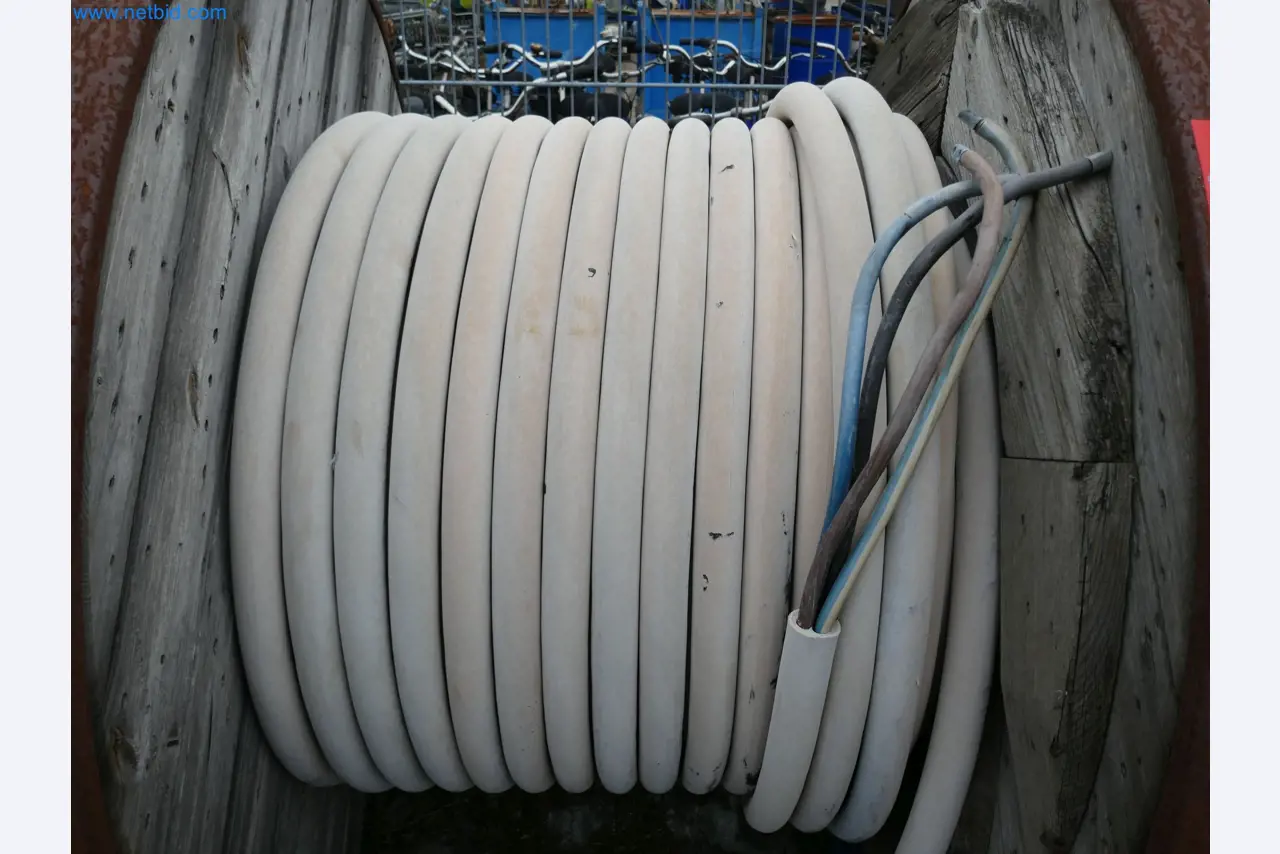 Závody na výrobu a skladování produktů z minerálních olejů, jakož i vstupů a hotových výrobků pro výrobu maziv.-4