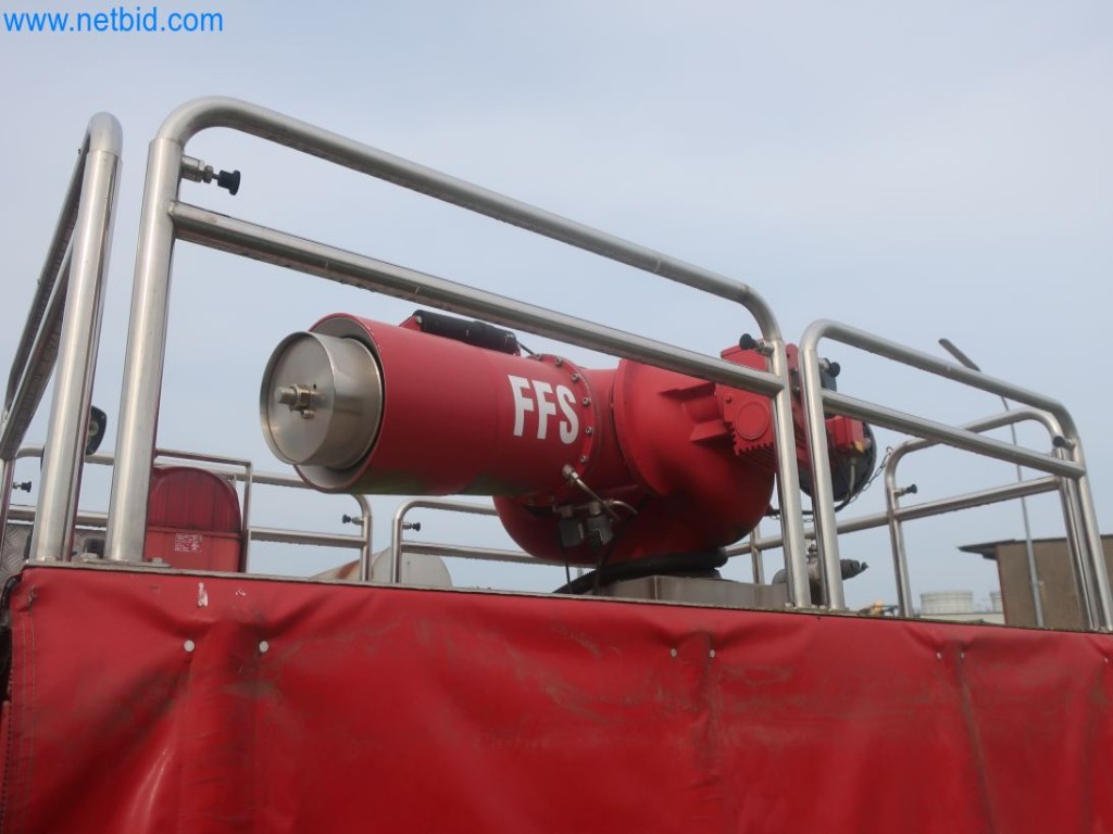 Magazine stocks, crude oil/gas/oil pumps and operating equipment of a refinery-4