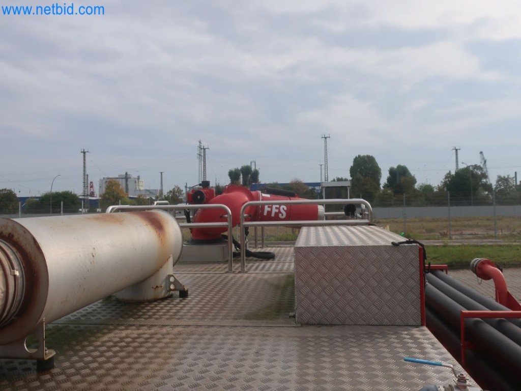 Magazine stocks, crude oil/gas/oil pumps and operating equipment of a refinery-9