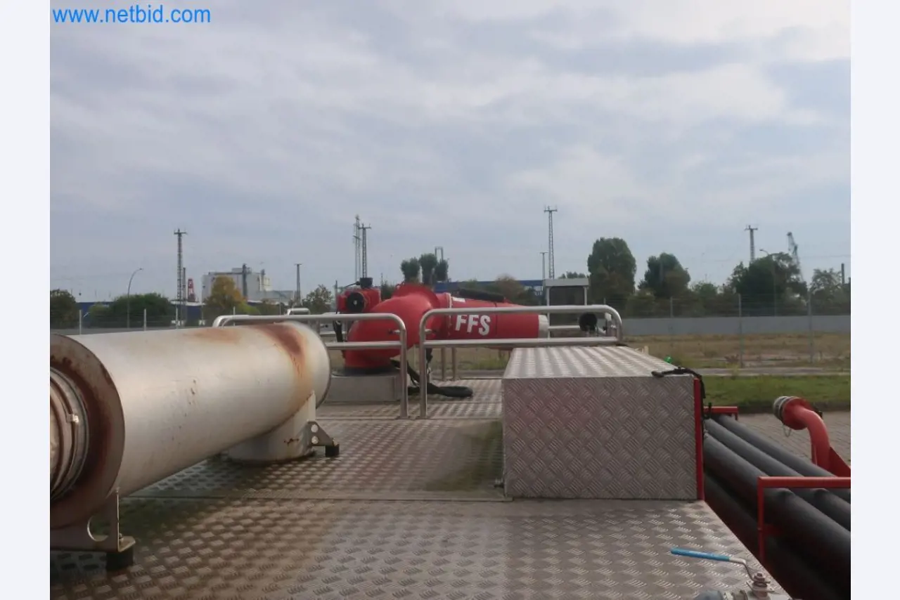 Plantas de producción y almacenamiento de productos derivados del petróleo, así como de insumos y productos acabados para la fabricación de lubricantes.-9