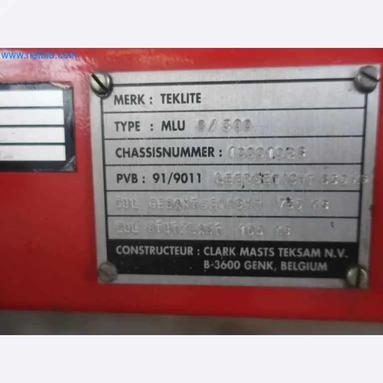 Závody na výrobu a skladování produktů z minerálních olejů, jakož i vstupů a hotových výrobků pro výrobu maziv.-4