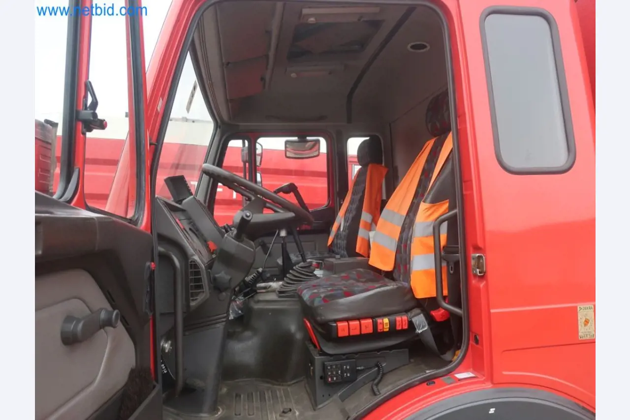 Zakłady produkcji i magazynowania mineralnych produktów olejowych, jak również surowców i produktów gotowych do produkcji smarów.-6