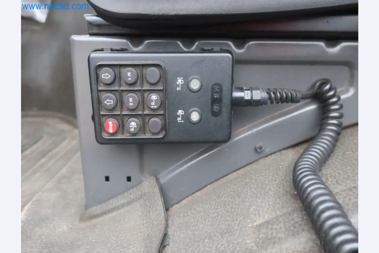 Zakłady produkcji i magazynowania mineralnych produktów olejowych, jak również surowców i produktów gotowych do produkcji smarów.-7