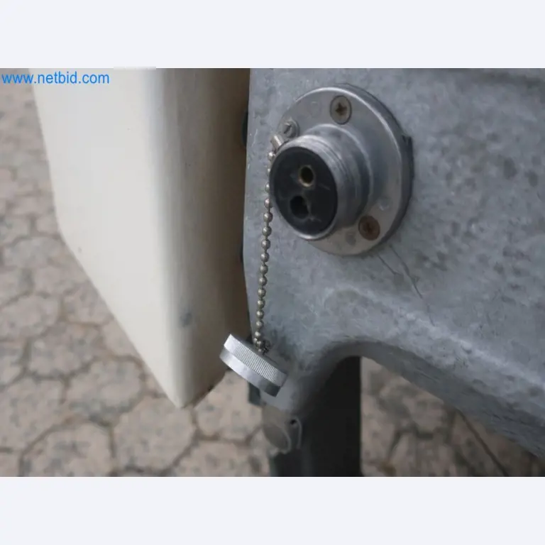 Zakłady produkcji i magazynowania mineralnych produktów olejowych, jak również surowców i produktów gotowych do produkcji smarów.-11