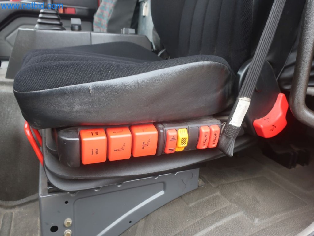 Plants for the production and storage of mineral oil products as well as input and finished products for the production of lubricants-12