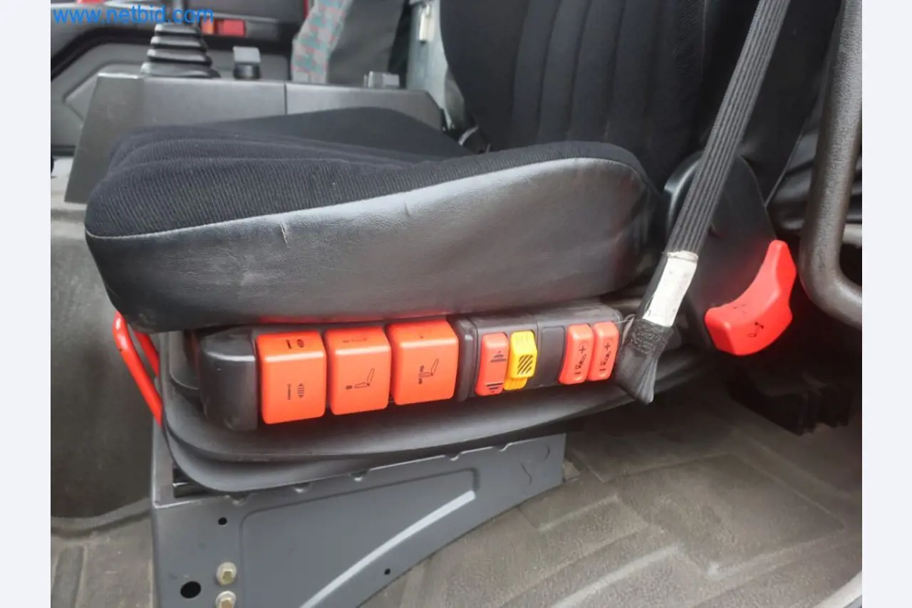 Zakłady produkcji i magazynowania mineralnych produktów olejowych, jak również surowców i produktów gotowych do produkcji smarów.-12