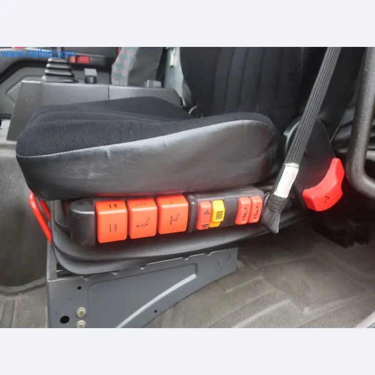 Zakłady produkcji i magazynowania mineralnych produktów olejowych, jak również surowców i produktów gotowych do produkcji smarów.-12